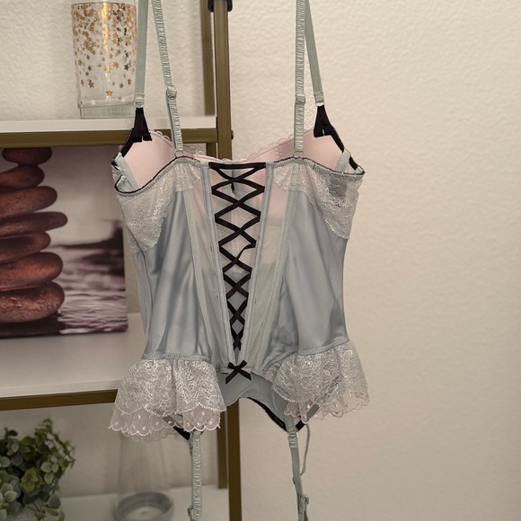 Victoria Secrets 2014 Runway Metallic Ruffle Lace Bustier Corset Garden Hooks - Picture 4 of 8